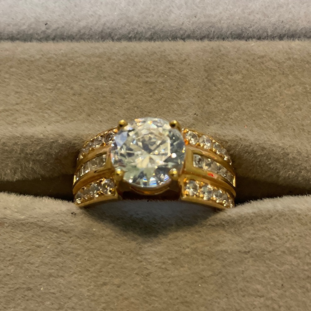 Elegant Gold Toned Sterling Silver Women's Ring